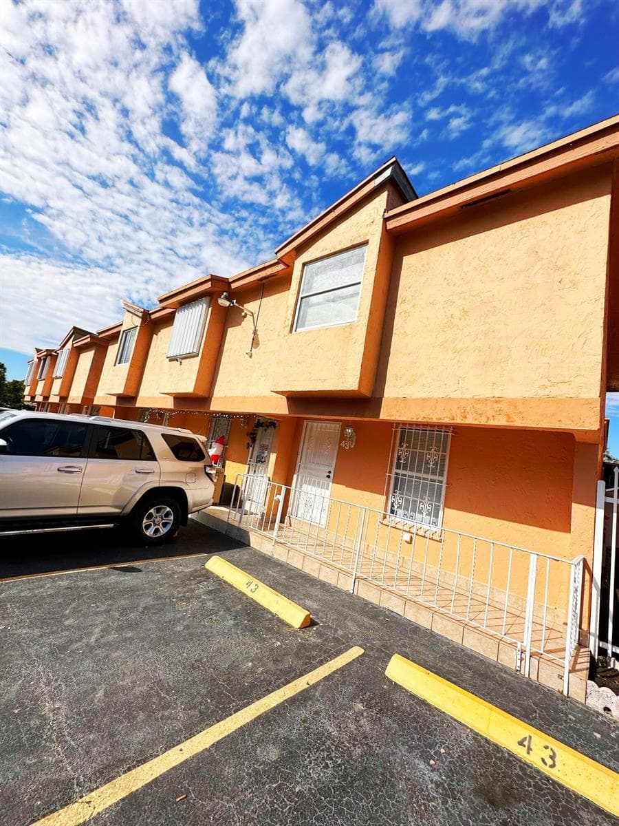 1701 W 42ND Place # 43, Hialeah, FL 33012 — zdjęcie 2