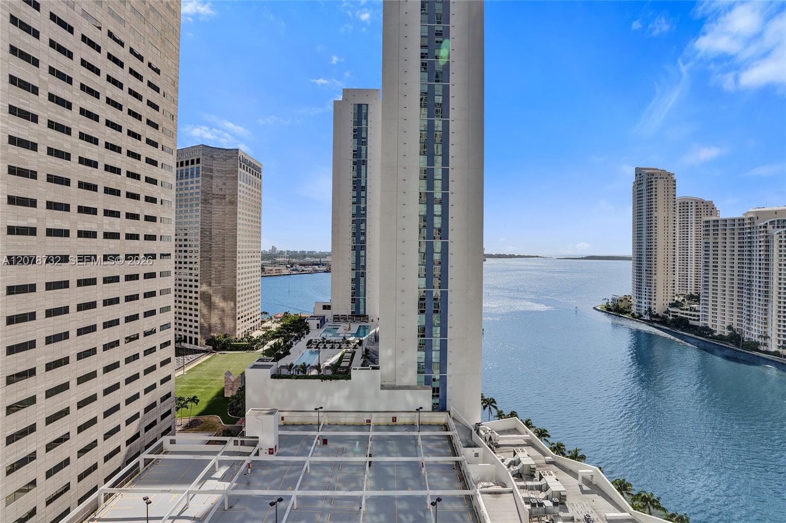 300 S Biscayne Blvd # T-1816, Miami, FL 33131 — zdjęcie 2