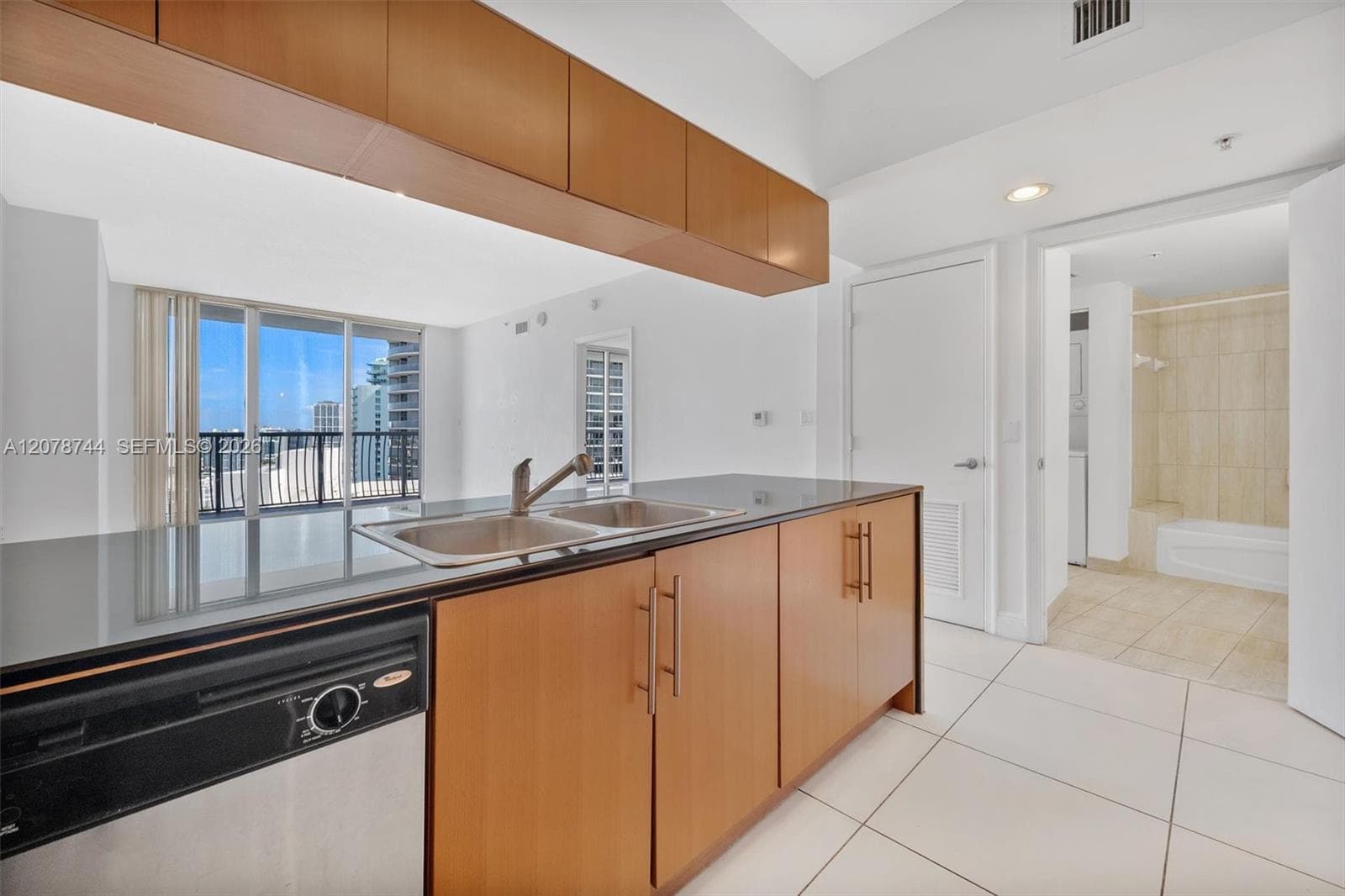 1750 N Bayshore Dr # 4011, Miami, FL 33132