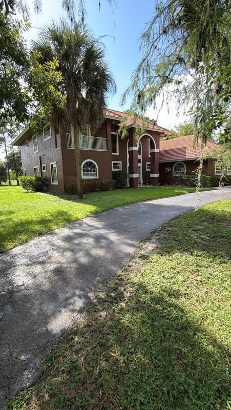 827 Squire Drive, Wellington, FL 33414