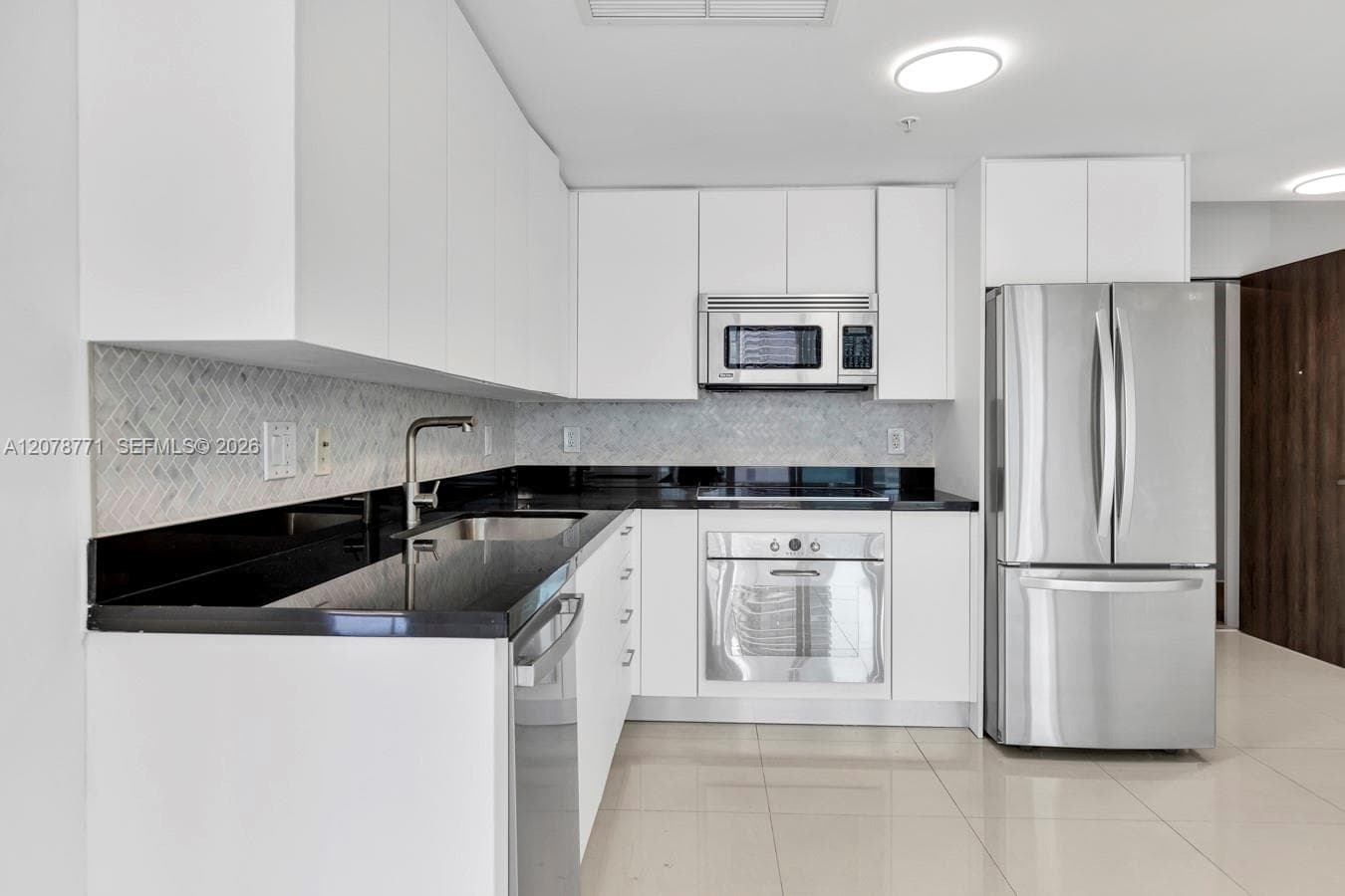 92 SW 3rd St # 1403, Miami, FL 33130 — zdjęcie 5