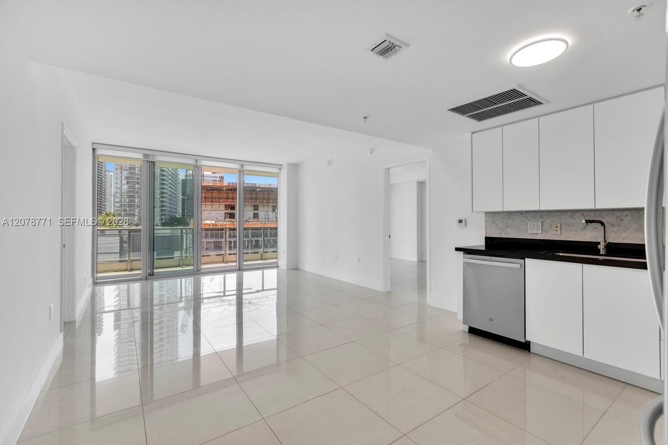 92 SW 3rd St # 1403, Miami, FL 33130 — zdjęcie 4