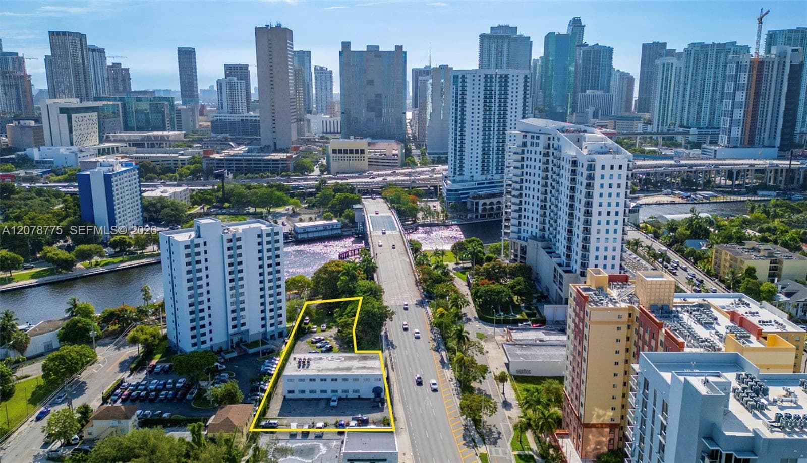 529 W Flagler St, Miami, FL 33130 — zdjęcie 3