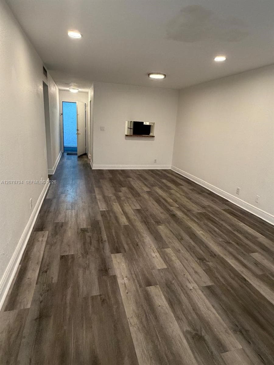 5201 Geneva Way # 311, Doral, FL 33166