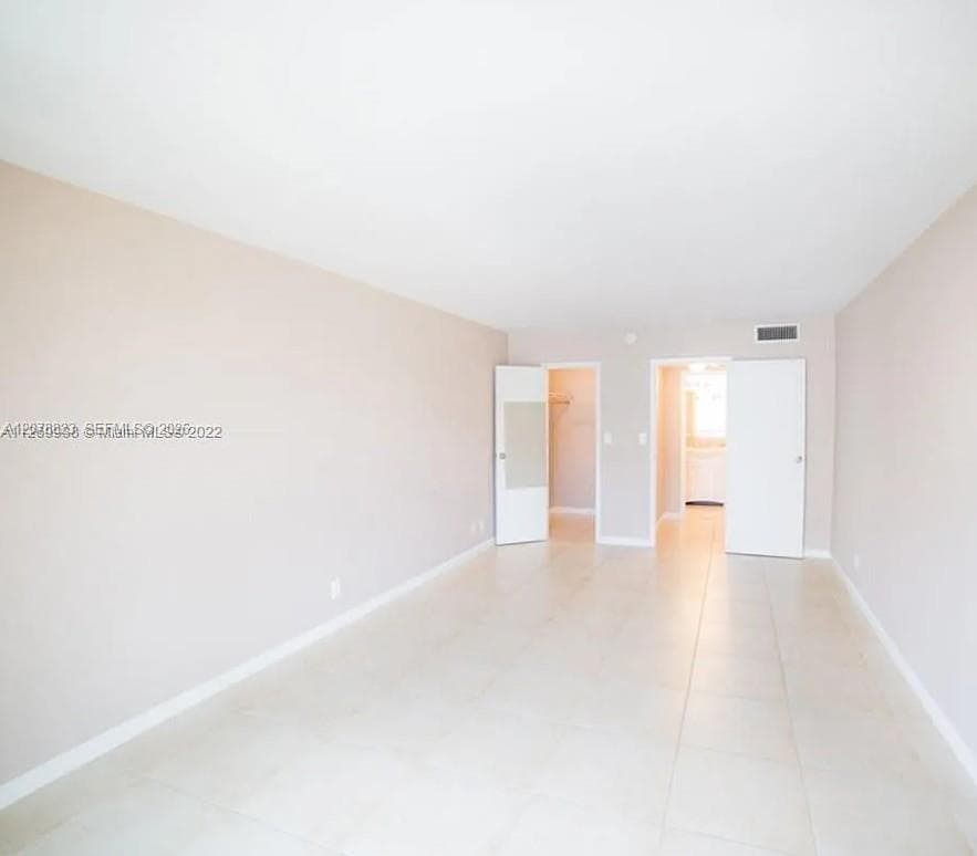 501 Three Islands Blvd # 214, Hallandale Beach, FL 33009 — zdjęcie 3