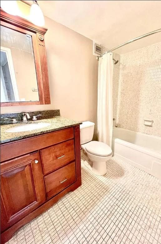 501 Three Islands Blvd # 214, Hallandale Beach, FL 33009 — zdjęcie 4