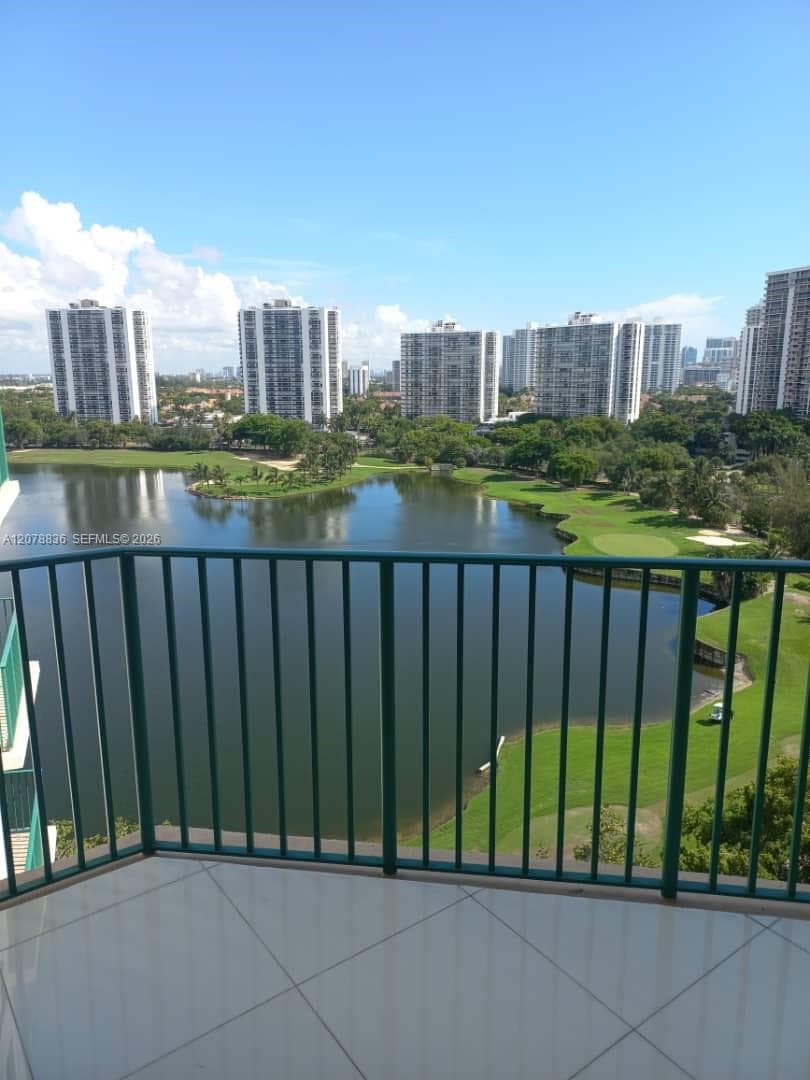 20000 E Country Club Dr # 1212, Aventura, FL 33180