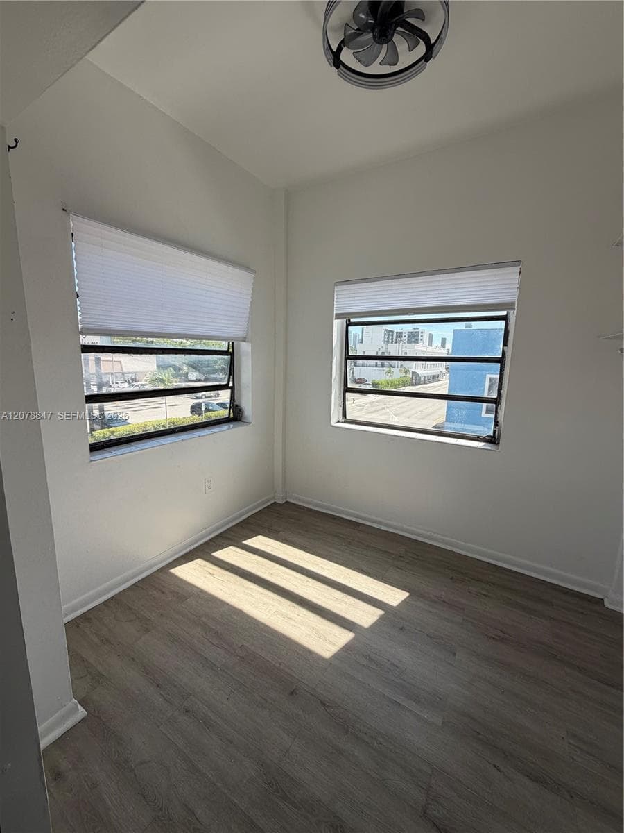 1560 SW 5th St # 5, Miami, FL 33135 — zdjęcie 3