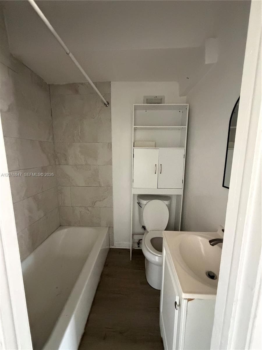 1560 SW 5th St # 5, Miami, FL 33135 — zdjęcie 5
