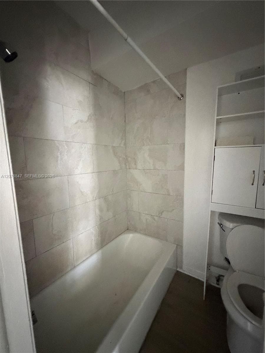 1560 SW 5th St # 5, Miami, FL 33135 — zdjęcie 4