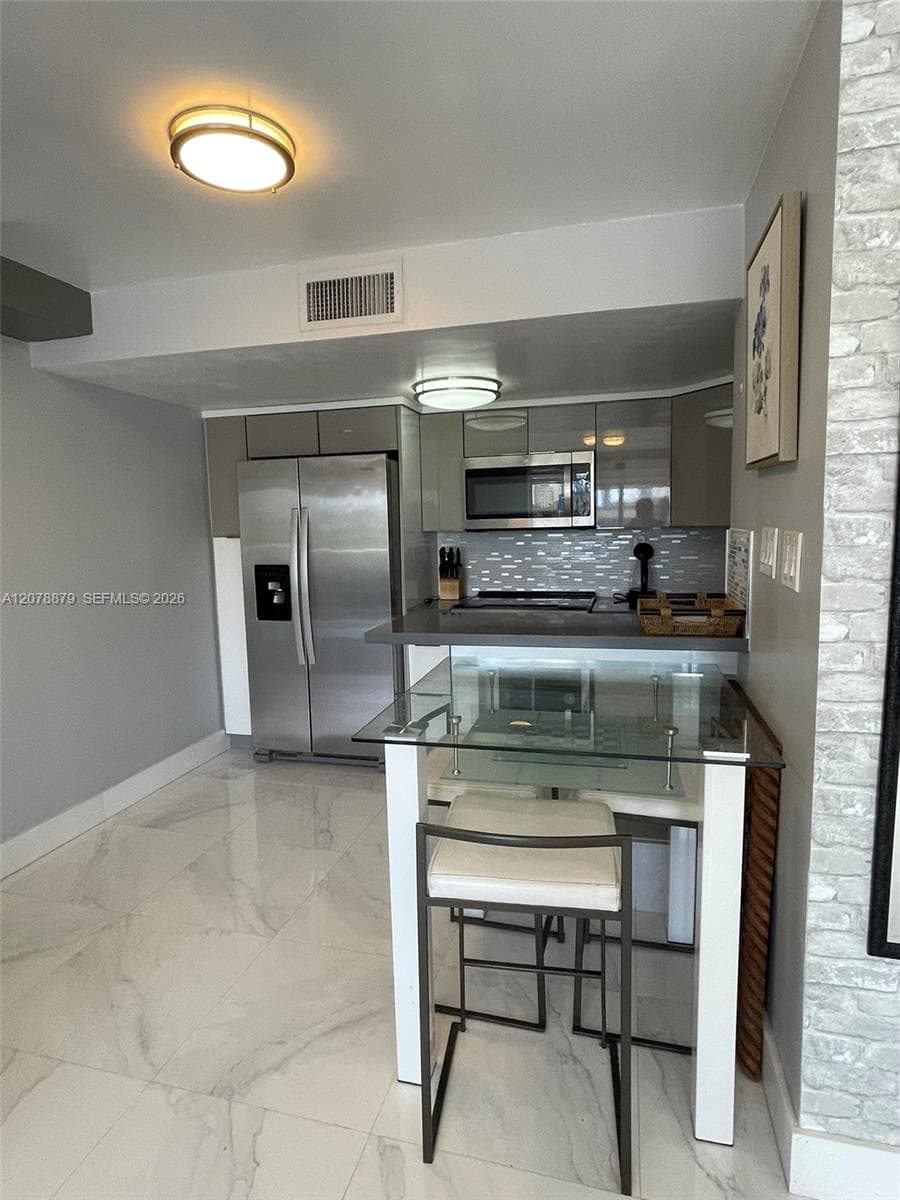 1740 NW N River Dr # 612, Miami, FL 33125 — zdjęcie 5