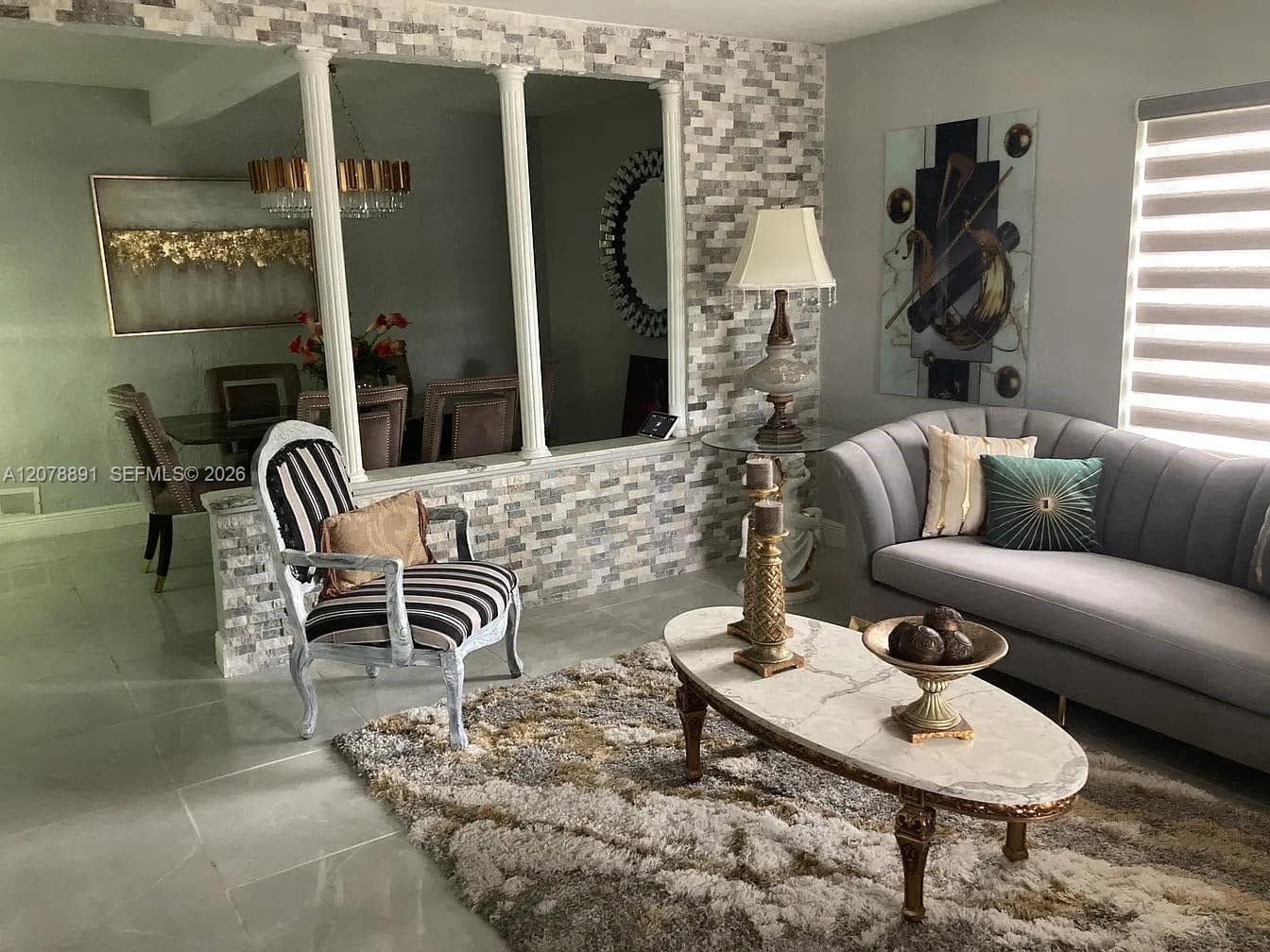 3674 NW 2nd St # 1, Miami, FL 33125 — zdjęcie 2