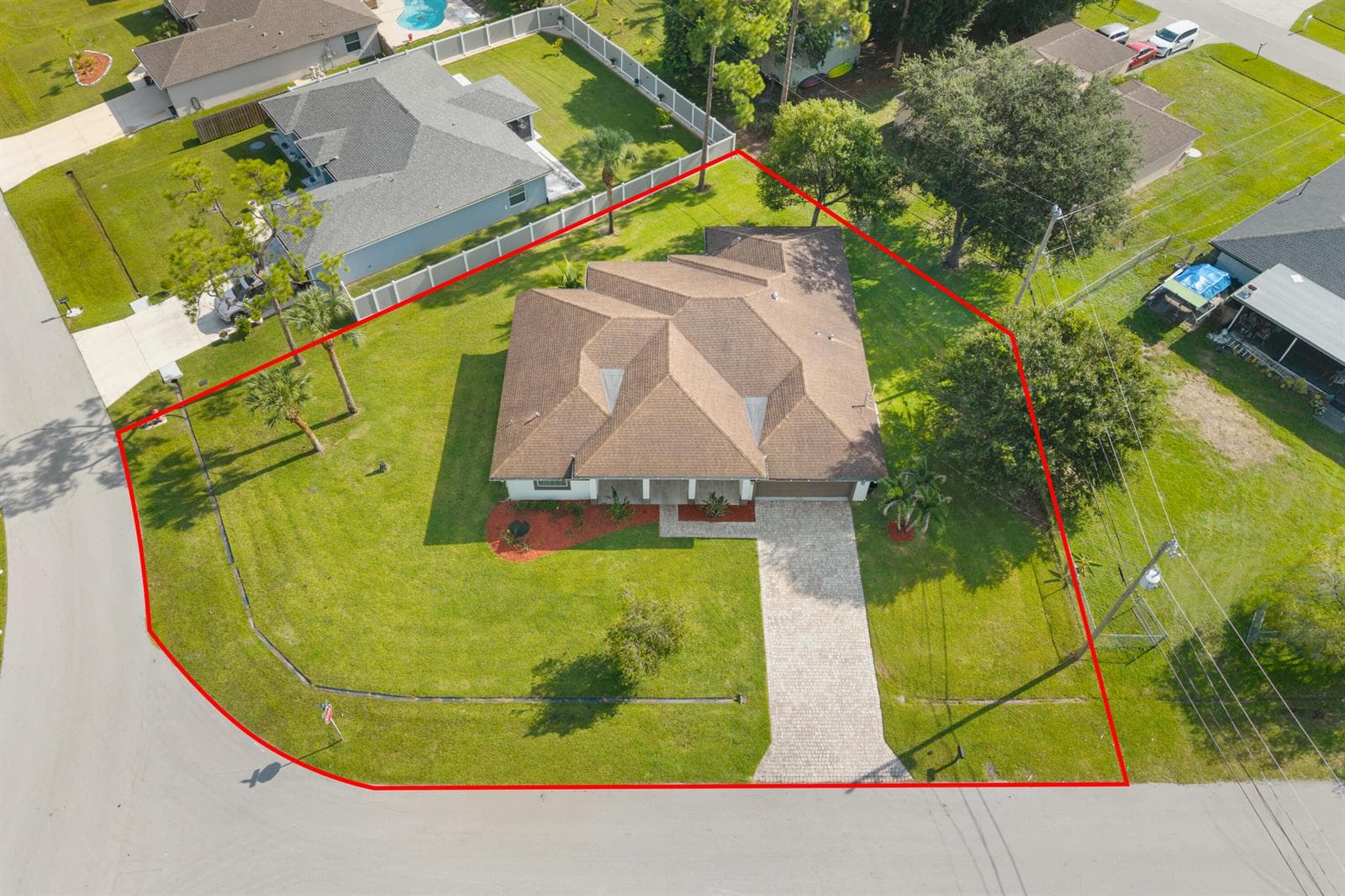 1949 SW LAWN Lane, Port St. Lucie, FL 34953 — zdjęcie 2