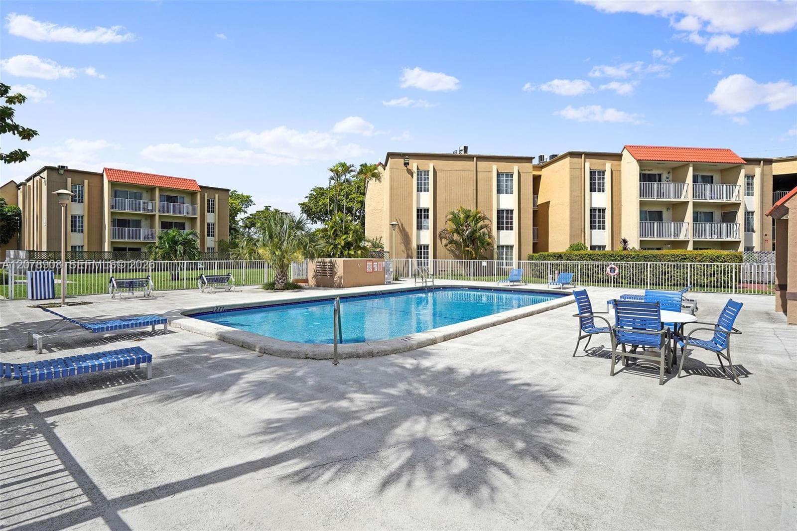 4910 NW 79th Ave # 201, Doral, FL 33166 — zdjęcie 2