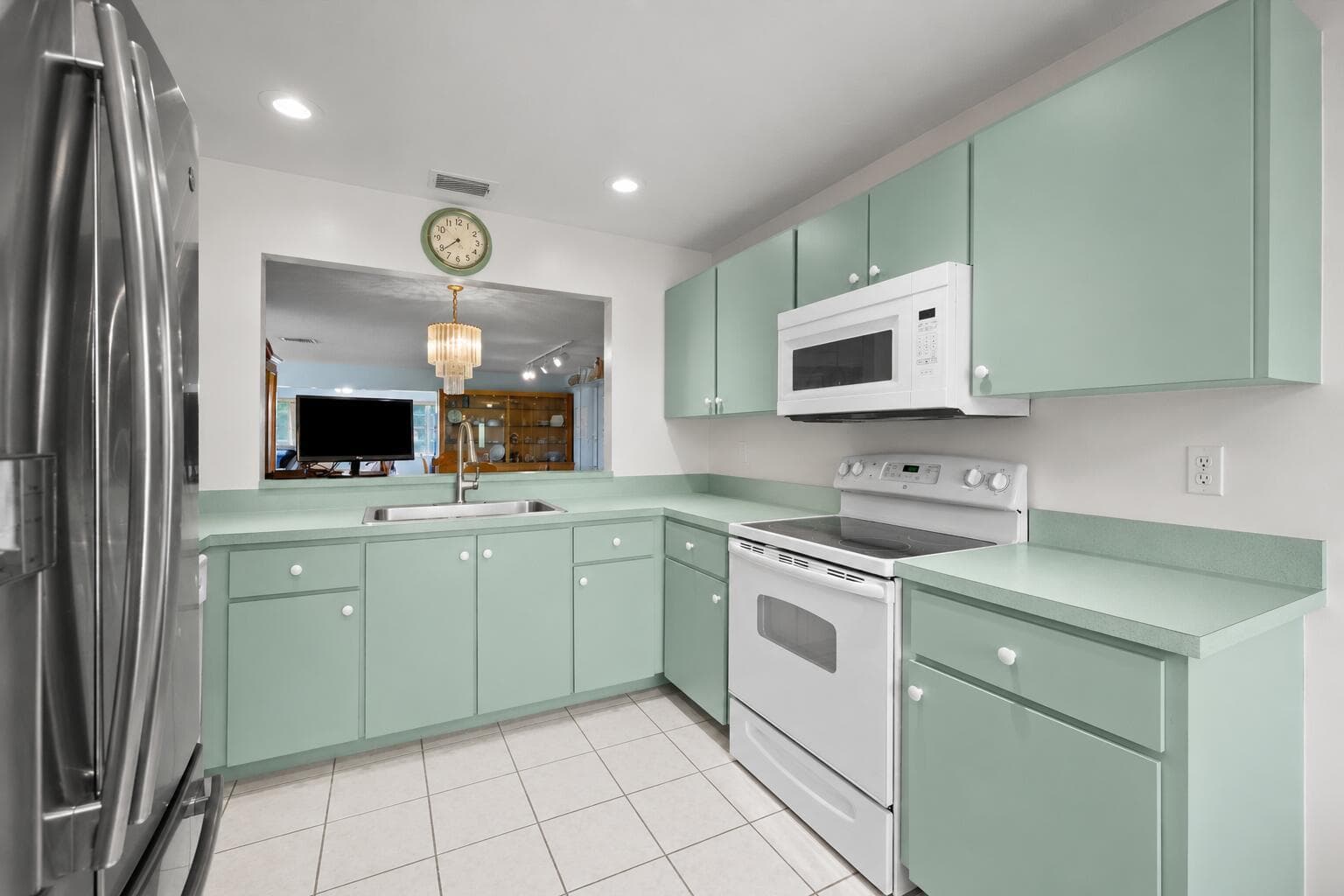 6127 RAINBOW Circle, FL 33463 — zdjęcie 2