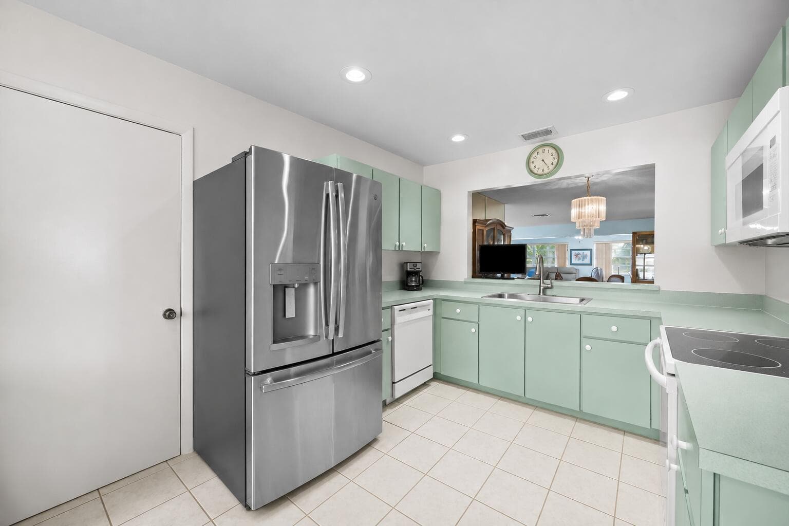 6127 RAINBOW Circle, FL 33463 — zdjęcie 3