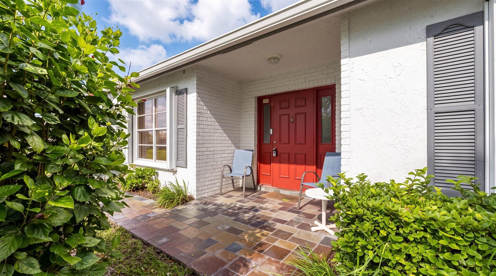 6127 RAINBOW Circle, FL 33463