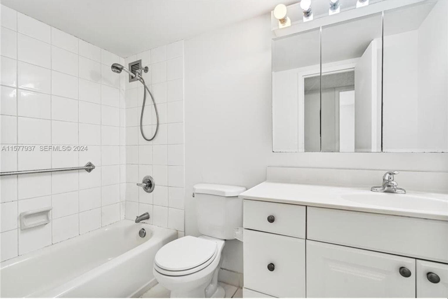 2001 ATLANTIC SHORES Boulevard # 109, Hallandale Beach, FL 33009 — zdjęcie 4