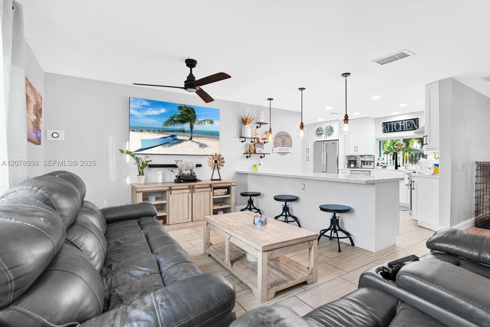 11660 NW 38th Pl, Sunrise, FL 33323 — zdjęcie 2