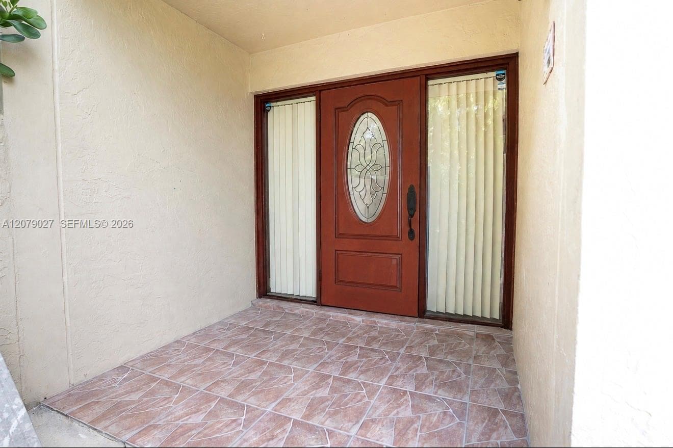 14295 Kendale Lakes Cir, Miami, FL 33183 — zdjęcie 2