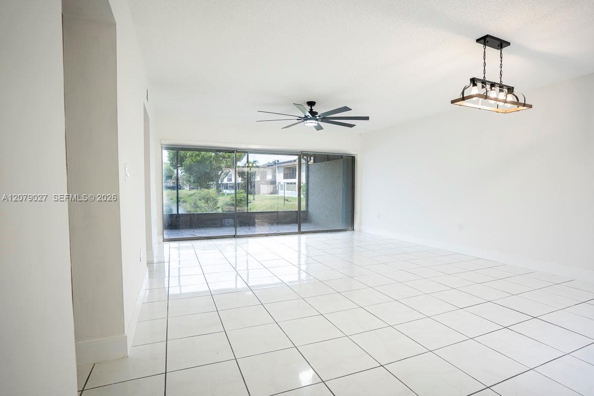 14295 Kendale Lakes Cir, Miami, FL 33183 — zdjęcie 5