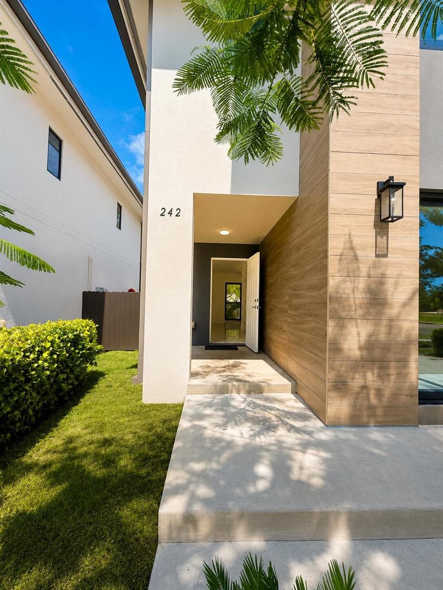 242 NW 11TH Court, Florida City, FL 33034 — zdjęcie 3