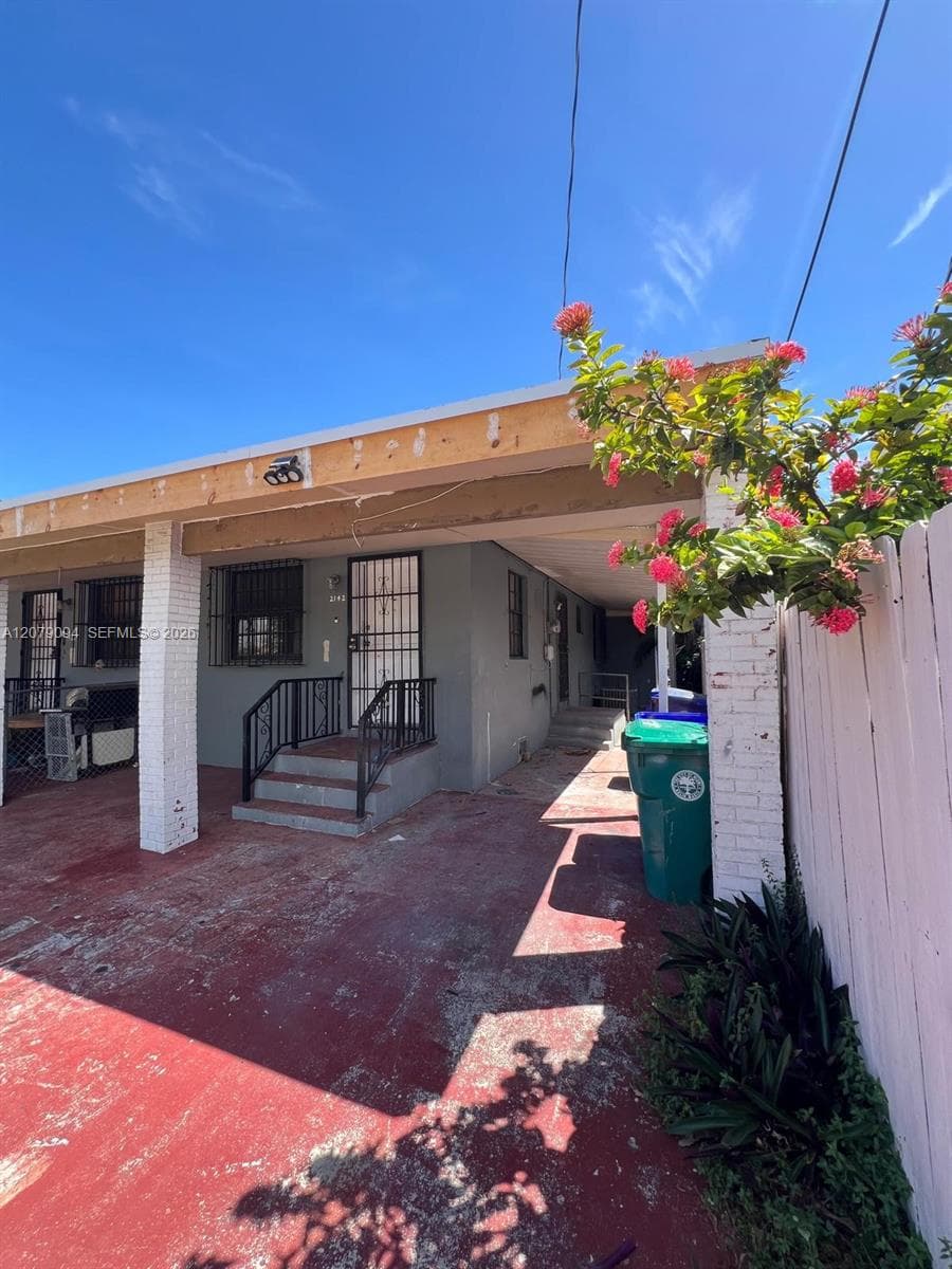 2140 NW 1st Ter # A, Miami, FL 33125 — zdjęcie 2