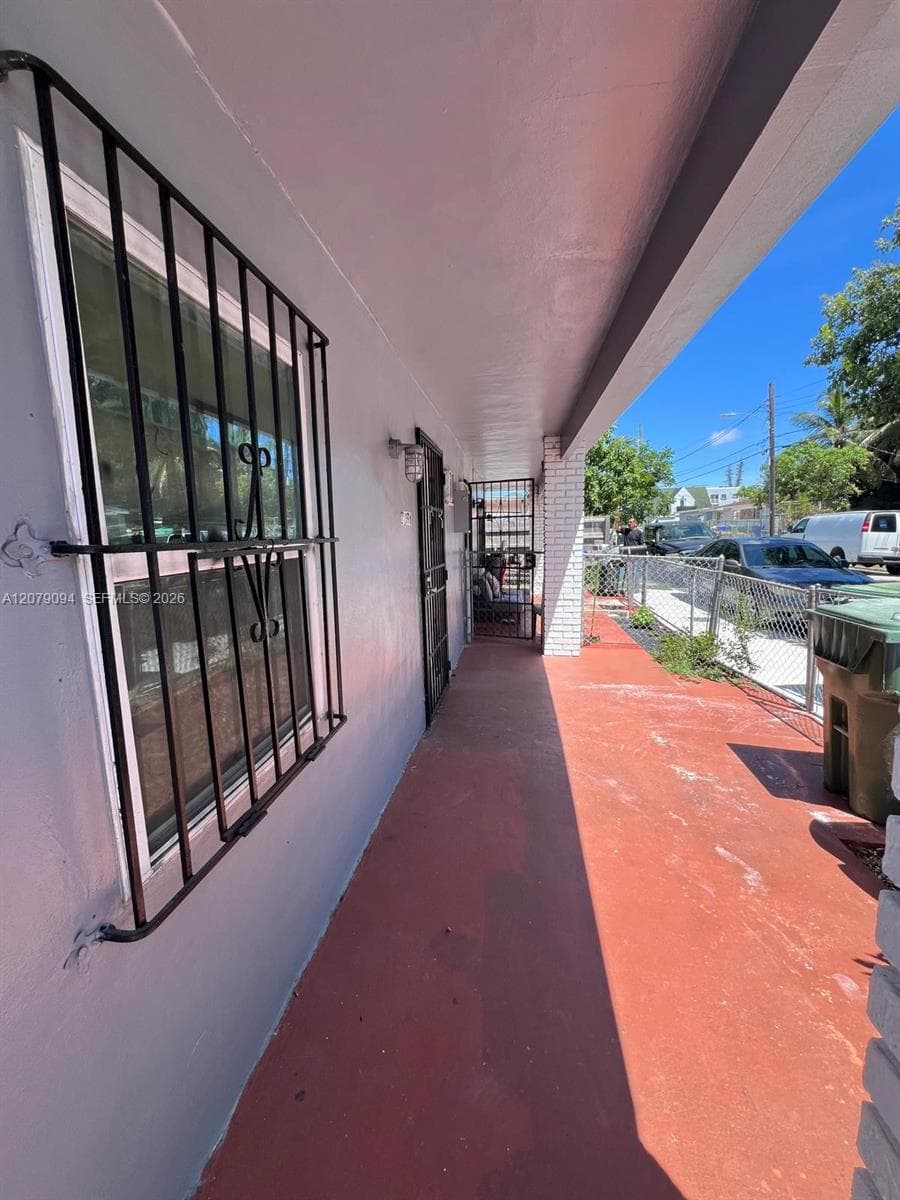 2140 NW 1st Ter # A, Miami, FL 33125 — zdjęcie 3