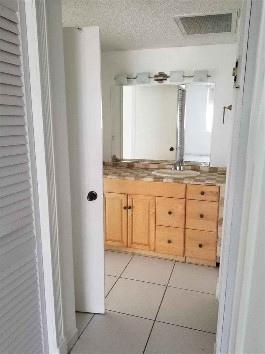 500 BAYVIEW Drive # 817, Sunny Isles Beach, FL 33160 — zdjęcie 2