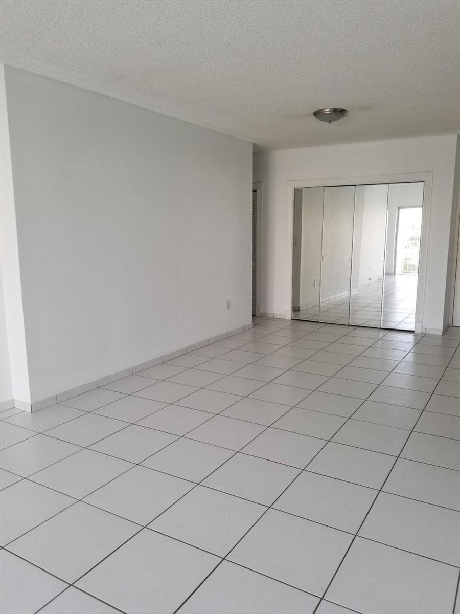500 BAYVIEW Drive # 817, Sunny Isles Beach, FL 33160 — zdjęcie 3