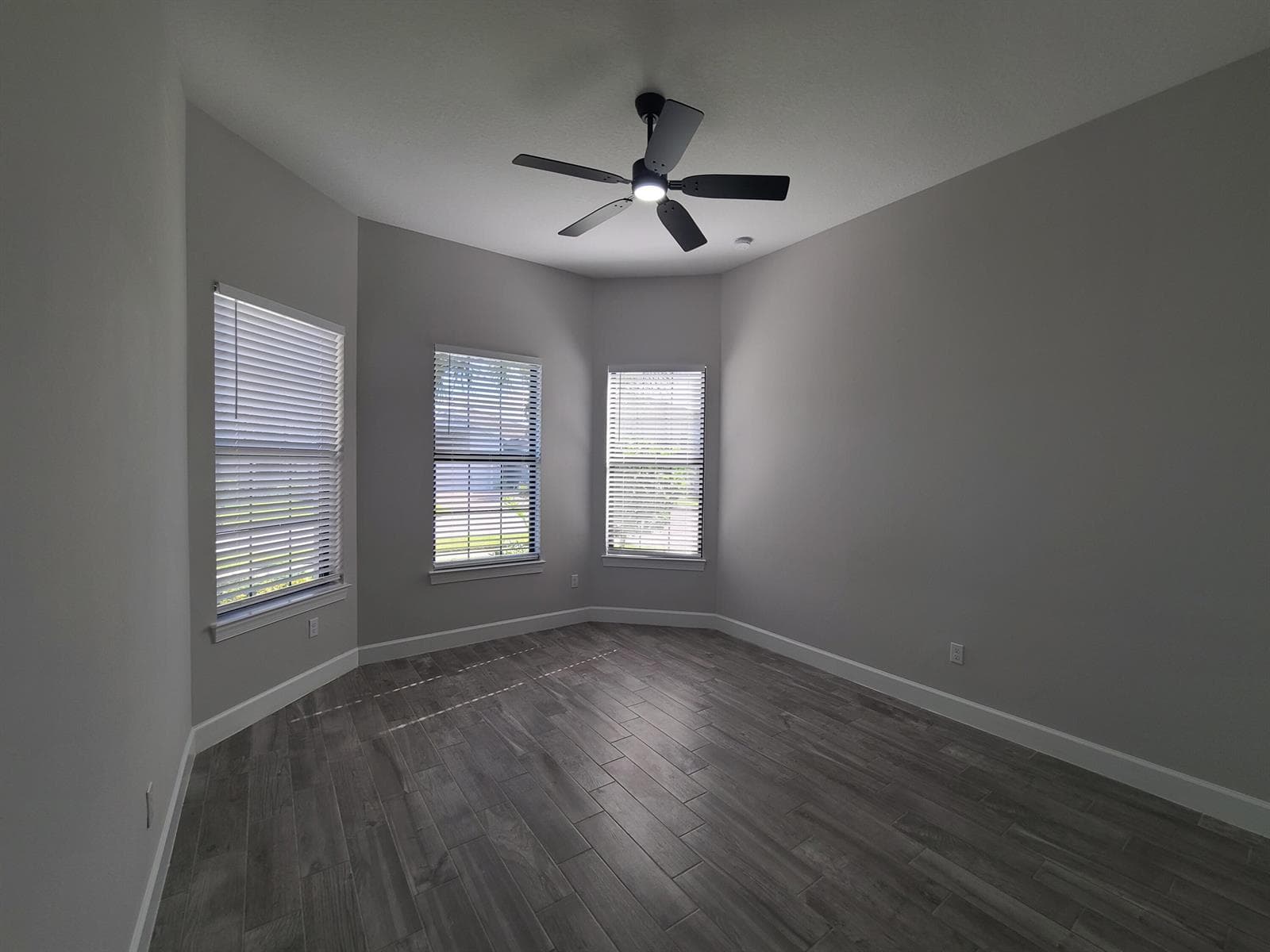 537 SE CRATHES Street, Port St. Lucie, FL 34984 — zdjęcie 3