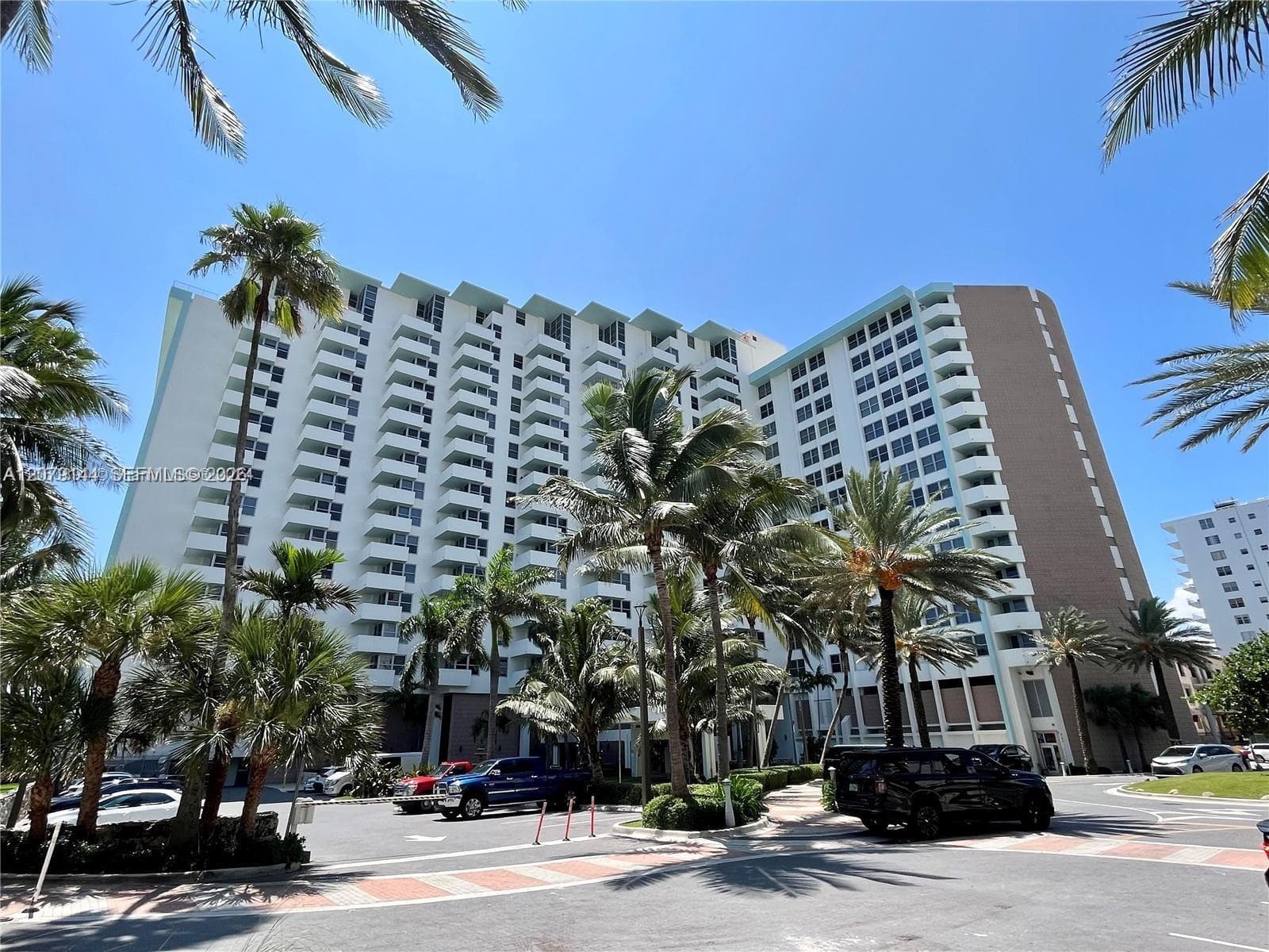 2899 Collins Ave # 1714, Miami Beach, FL 33140