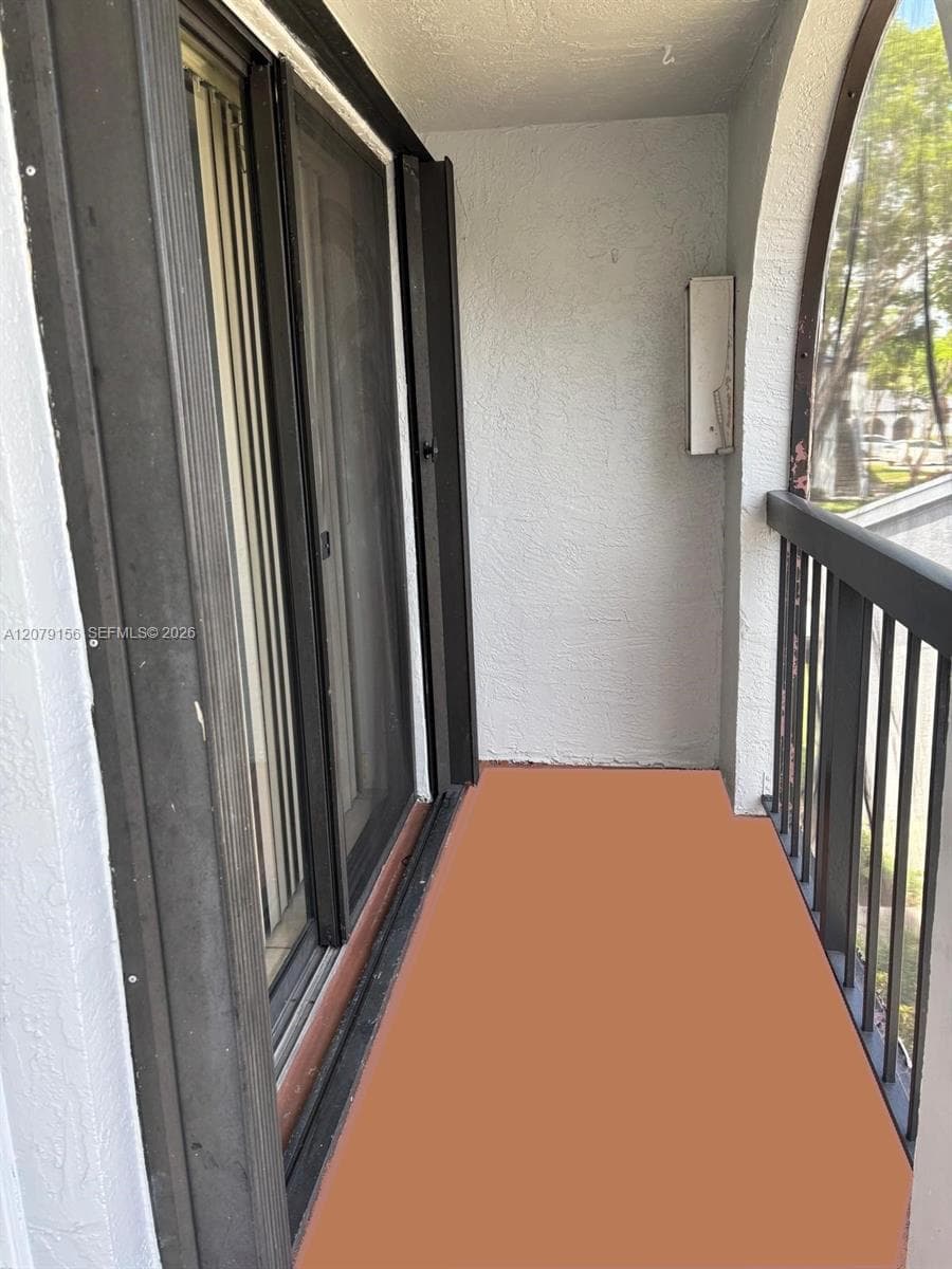 18290 NW Mediterranean Blvd # 7-5, Hialeah, FL 33015 — zdjęcie 2