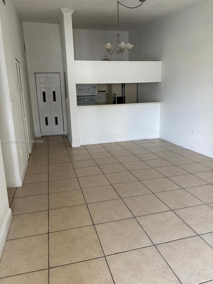 18290 NW Mediterranean Blvd # 7-5, Hialeah, FL 33015 — zdjęcie 4