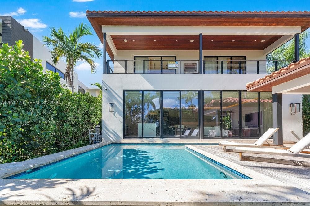 5831 Alton Rd, Miami Beach, FL 33140