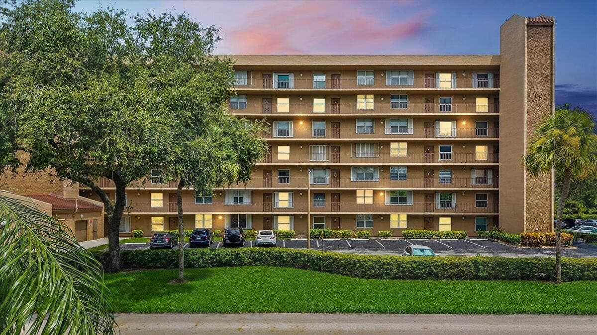 4570 NW 18TH Avenue # 310, Deerfield Beach, FL 33064 — zdjęcie 2