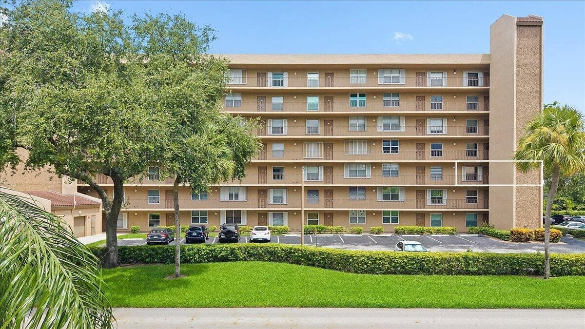 4570 NW 18TH Avenue # 310, Deerfield Beach, FL 33064