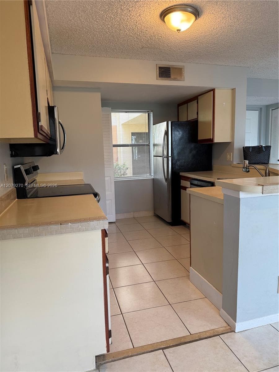 9999 Summerbreeze Dr # 119, Sunrise, FL 33322 — zdjęcie 3