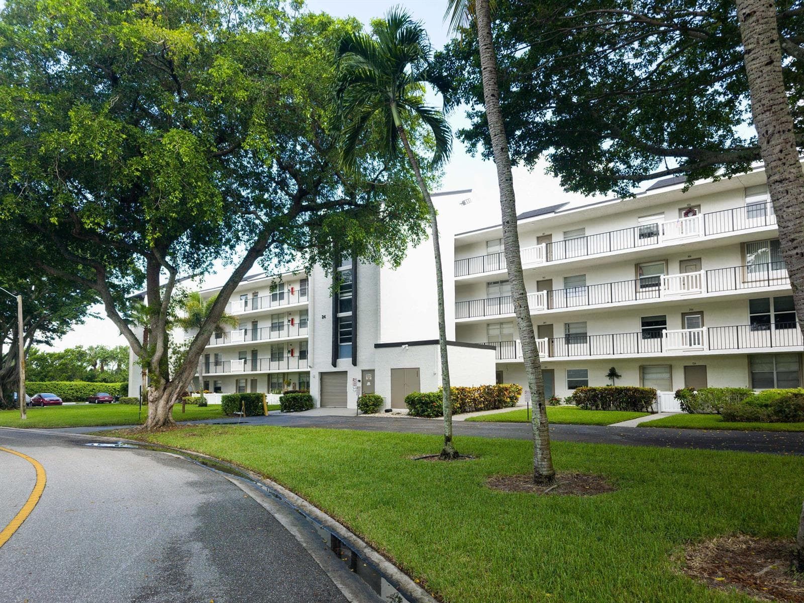 24 Abbey Lane # 301, Delray Beach, FL 33446