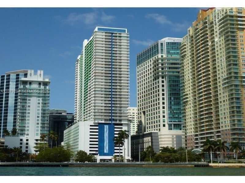 1200 Brickell Bay Dr # 2303, Miami, FL 33131