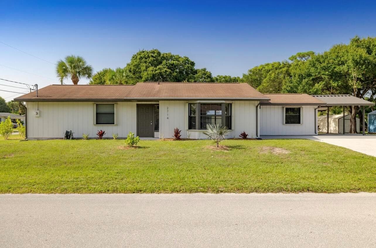 2714 Rhode Island Avenue, Fort Pierce, FL 34947