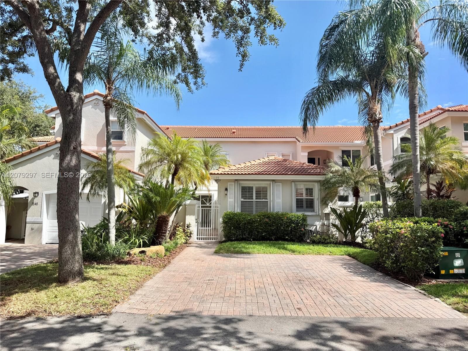 1135 Cliffrose St, Hollywood, FL 33019