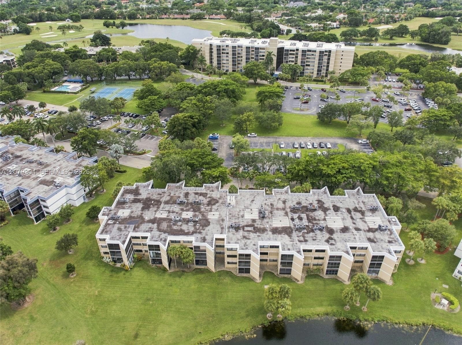 16325 Golf Club Rd # 104, Weston, FL 33326 — zdjęcie 2