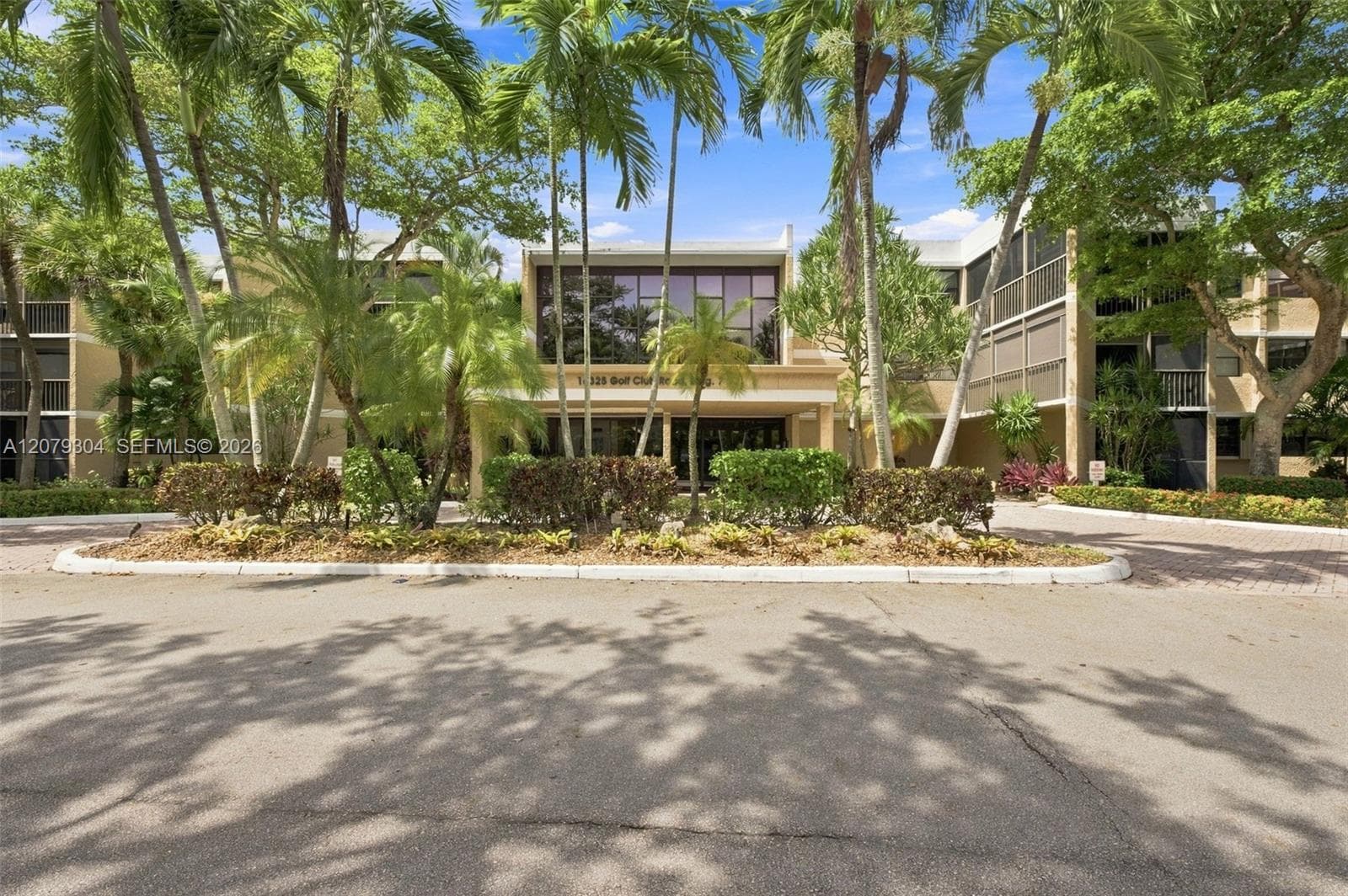 16325 Golf Club Rd # 104, Weston, FL 33326 — zdjęcie 3