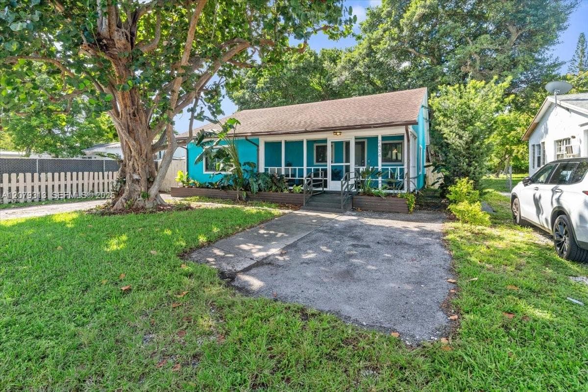 2434 Lincoln St, Hollywood, FL 33020 — zdjęcie 2