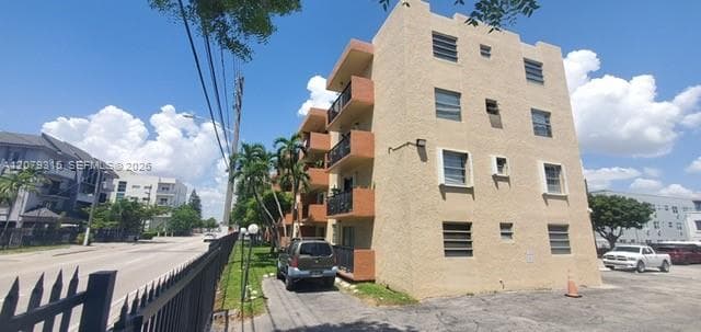 677 SW 9th Ave # 405, Miami, FL 33130