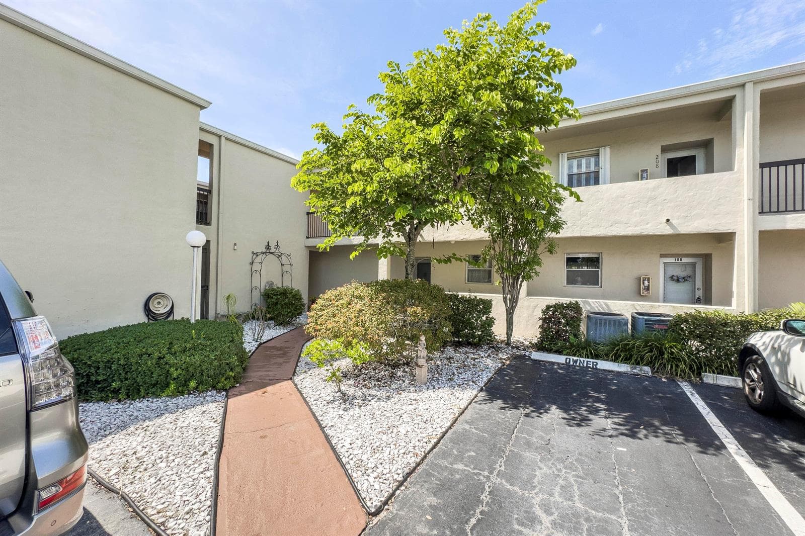2540 Boundbrook Boulevard # 204, Palm Springs, FL 33406
