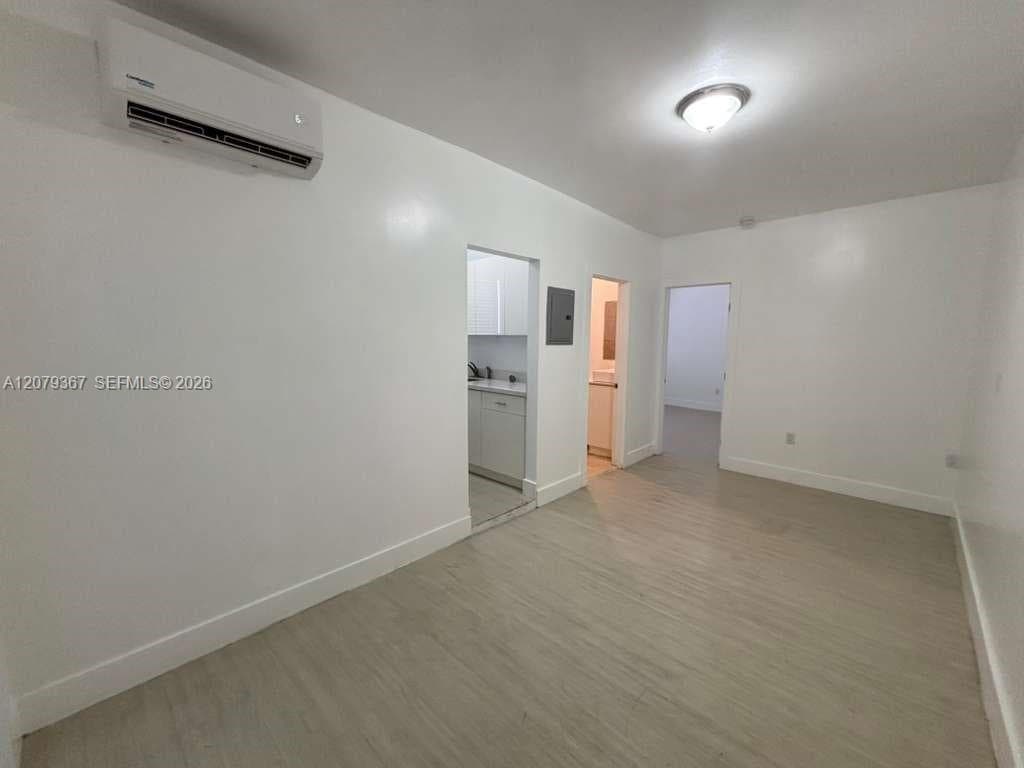 1051 NW 2nd St # 8, Miami, FL 33128 — zdjęcie 2