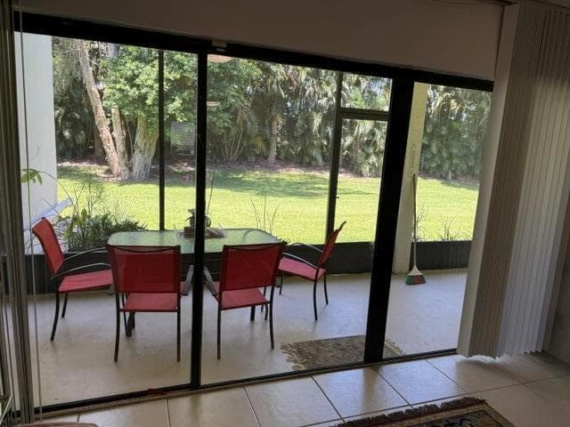 1723 EMBASSY Drive # 103, West Palm Beach, FL 33401 — zdjęcie 2