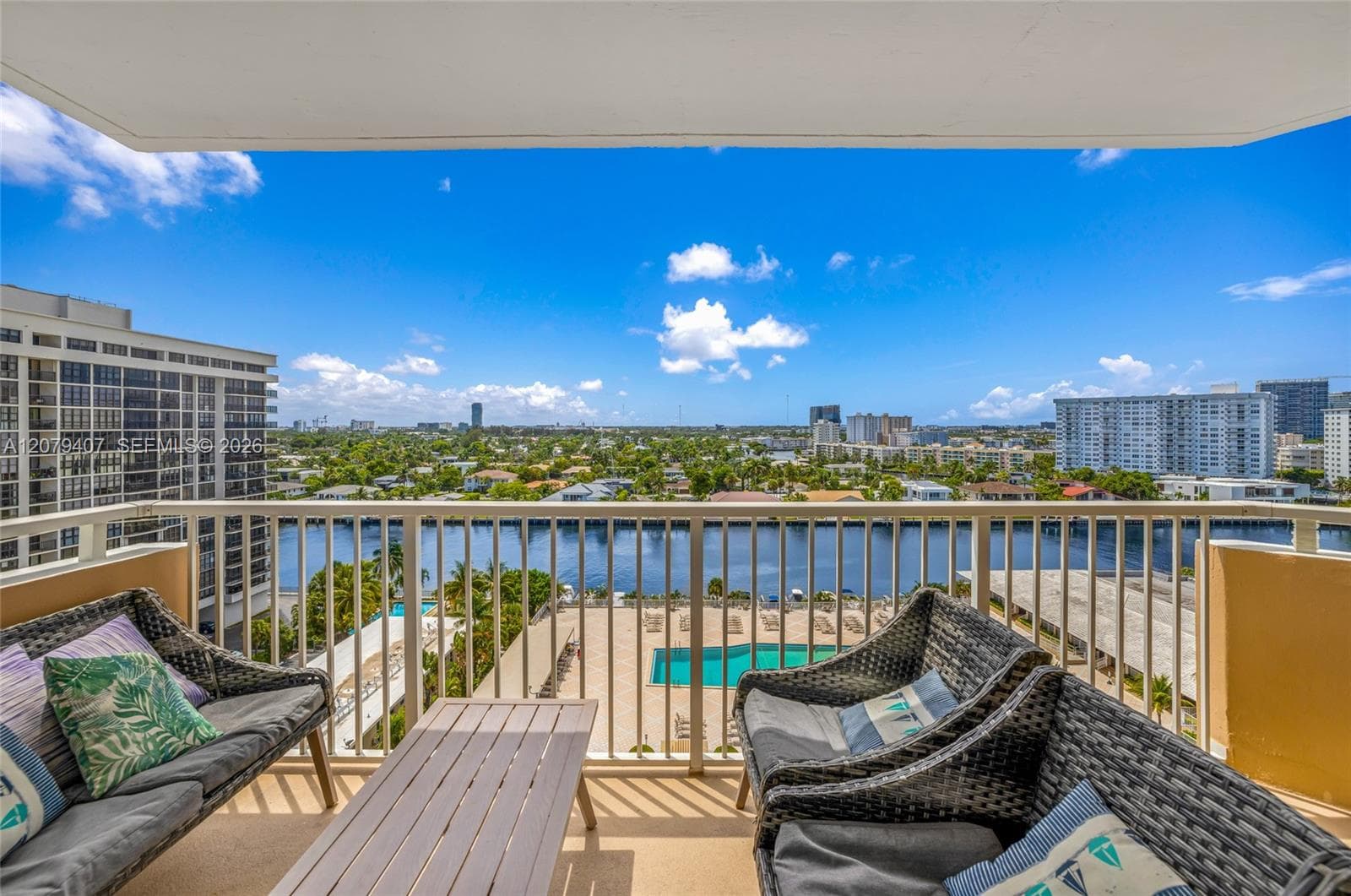 1985 S Ocean Dr # 10E, Hallandale Beach, FL 33009 — zdjęcie 2